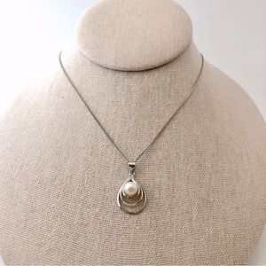 Vintage Silver single pearl necklace 16 inch